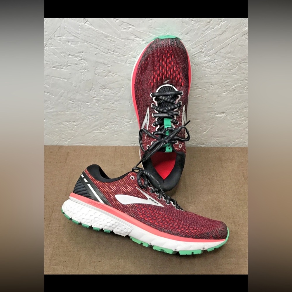 Brooks 'Ghost 11' Women's Size 9B Running Shoes Black Pink Mesh Sneakers
